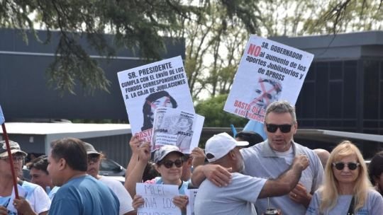 Reforma previsional: Gremios endurecen la ofensiva contra Llaryora y presionan a Milei por la deuda con Córdoba