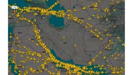 Irán cerró su espacio aéreo, mientras crecen los rumores sobre un inminente ataque estadounidense
