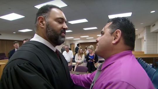 Educar desde la presencia: pasó una noche en la cárcel junto al Juez que lo condenó