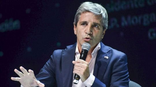Luis Caputo salió a defender el préstamo por US.000 millones con críticas a la oposición: “Kukitas queridos, deuda tomaban ustedes”