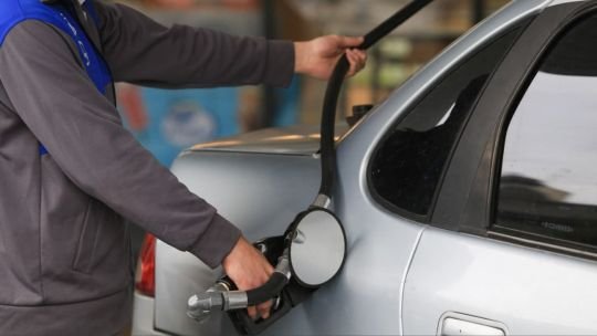 YPF, Puma, Shell, Axion: el precio de la nafta en Ciudad de Buenos Aires hoy, 6 de enero del 2026