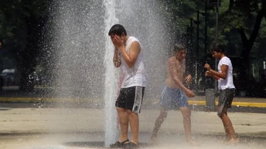 El alivio llega al centro del país mientras persiste el calor extremo y tormentas en el norte