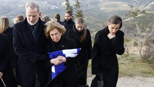 El rey Juan Carlos se fue a una fiesta en Suiza el día que la reina Sofía sepultaba a su hermana