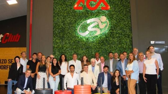 El Automóvil Club Argentino y SportClub consolidan su alianza estratégica con una nueva apertura en Flores