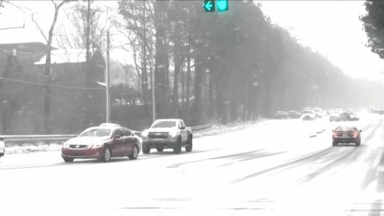 Tormenta ártica golpea EE.UU. con temperaturas extremas y nevadas intensas: más de 160 millones de personas en alerta