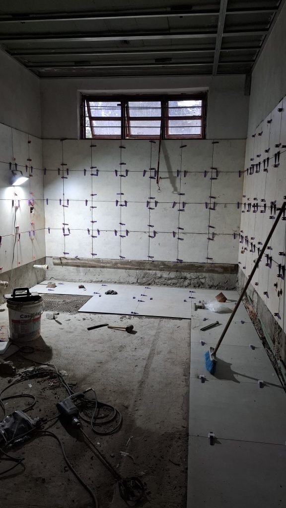 El Intendente Javier Murer visitó el CPEM N.º 17 y la Escuela N.º 353 para interiorizarse respecto al avance de las obras de cara al inicio del ciclo lectivo 2026