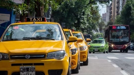 Taxistas de Córdoba reclaman endurecer los controles a choferes de apps de viajes no inscriptos
