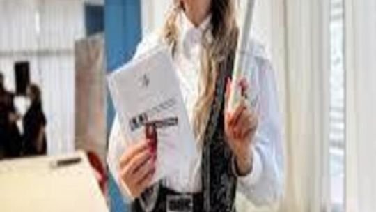 Piden que intervenga Cancillería por el caso de la abogada argentina detenida en Brasil por gestos racistas