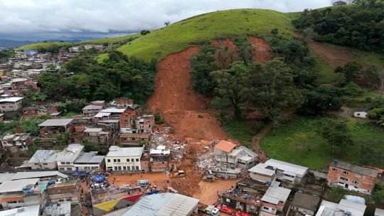 Fuertes lluvias en el sureste de Brasil: al menos 29 muertos, alrededor de 50 desaparecidos y edificios derrumbados