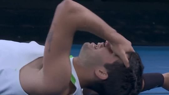 Carlos Alcaraz fue ‘demasiado joven’ para el eterno Novak Djokovic y es campeón en Australia