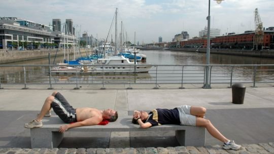 Probabilidad de tormentas aisladas y leve descenso de temperatura en Buenos Aires y el centro del país