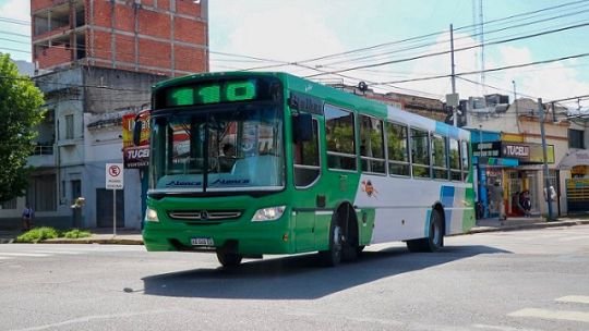 Crisis en el transporte: la UTA advierte que podría haber paro si no pagan salarios completos