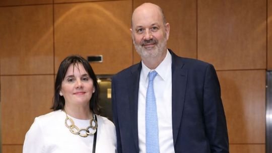 Diputados exige explicaciones por la contratación de una asociación dirigida por la esposa de Sturzenegger que cobrará más de 0 millones