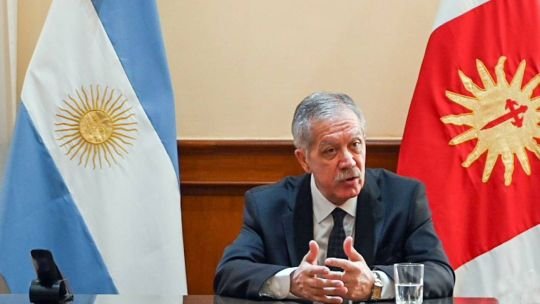 El gobierno de Santiago del Estero anunció un aumento del 42% para empleados públicos y la continuidad de los bonos provinciales