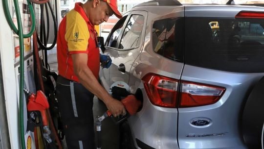 YPF, Puma, Shell, Axion: el precio de la nafta en Ciudad de Buenos Aires hoy, lunes 2 de febrero de 2026