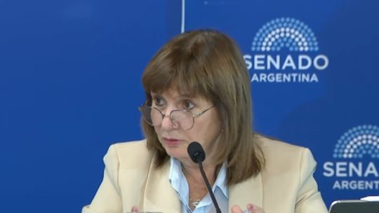 “No van a alcanzar los helicópteros para que se fuguen”, fuerte cruce entre López y Bullrich