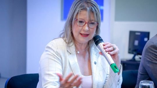 Monteoliva amenazó con endurecer controles en marchas: revisión de mochilas y banderas, bajo estudio