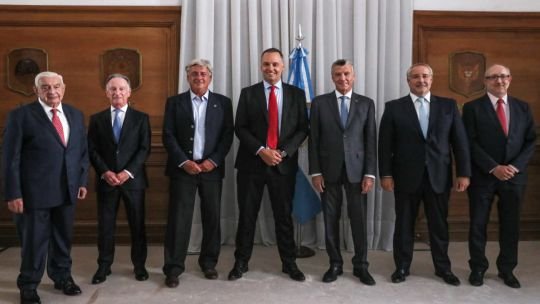 El Grupo de los 6 le cerró la puerta al crédito en dólares en su reunión con Adorni