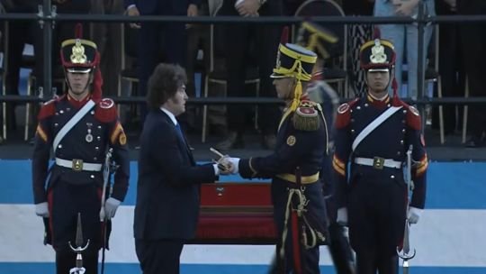 Milei atacó al kirchnerismo en el acto por el sable de San Martín: “Ponen el grito en el cielo por lo que es un acto de justicia histórica”