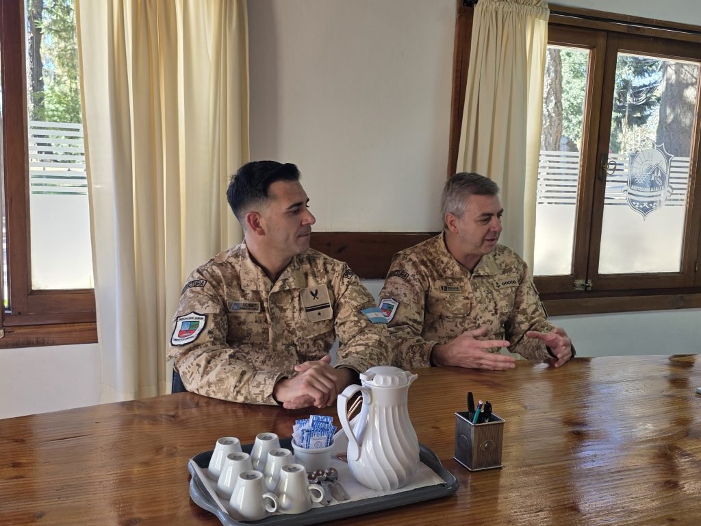 Prefectura Naval Argentina y Municipalidad de Villa La Angostura: visita protocolar