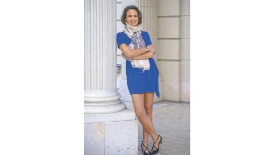 Laurence Debray es de izquierda, ‘hija de revolucionarios’, y ghost writer de Juan Carlos I