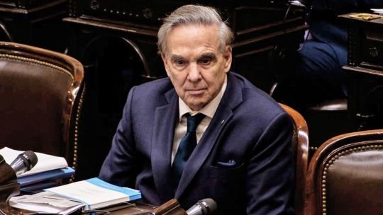 Tan lejos, tan cerca