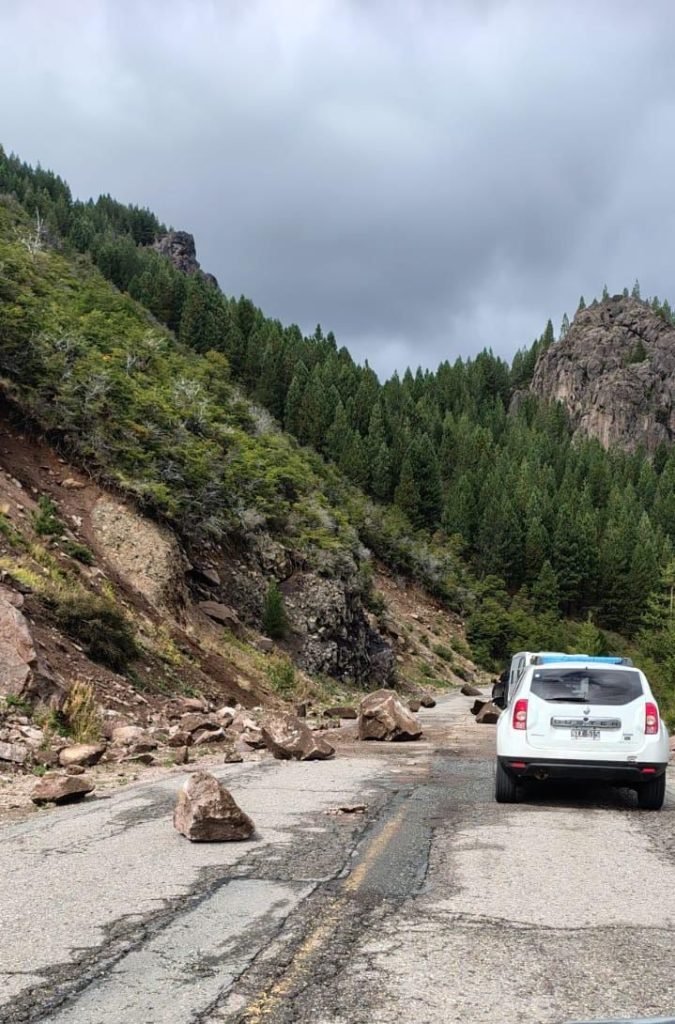 REDUCCIÓN DE CALZADA EN RN40 – SIETE LAGOS