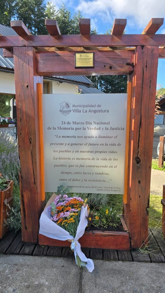 Villa La Angostura conmemoró el Día Nacional de la Memoria por la Verdad y la Justicia.