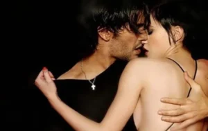 Resistiré, la novela que enloqueció al país: intriga, sexo, un villano inolvidable y el romance secreto de Pablo Echarri y Celeste Cid