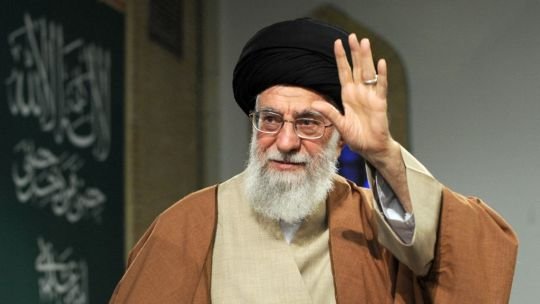 El ayatolá Alí Jamenei, la vida de paranoia y hermetismo extremo de un revolucionario despiadado