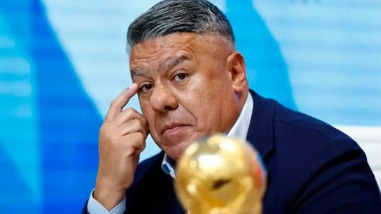 Sin “pase libre”: la Justicia le negó a “Chiqui” Tapia una autorización general para salir del país