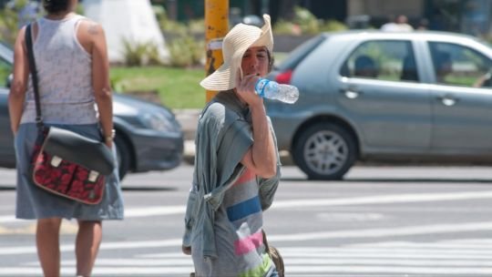 Clima en Rosario: calor extremo y alerta amarilla por temperaturas agobiantes