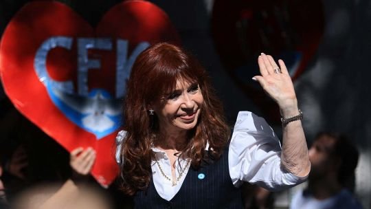 Cristina Kirchner no aceptó preguntas y se retiró: “Me puedo morir presa con este sistema judicial”