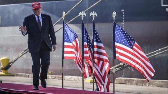 Trump, entre misiles y molinos de viento