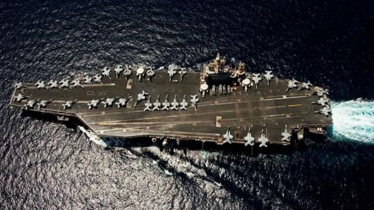 Irán dijo haber “alcanzado con misiles balísticos” el portaaviones US Abraham Lincoln, pero EE.UU. lo desmintió
