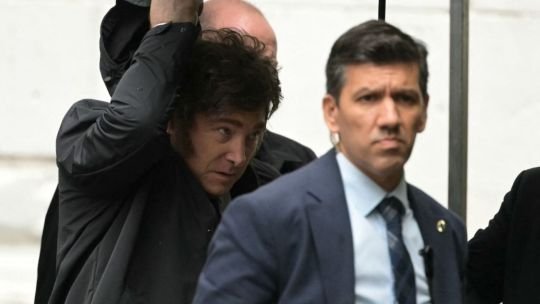 Milei llegó a Tucumán blindado y sin “Tour de la gratitud” en medio del clima hostil con los libertarios