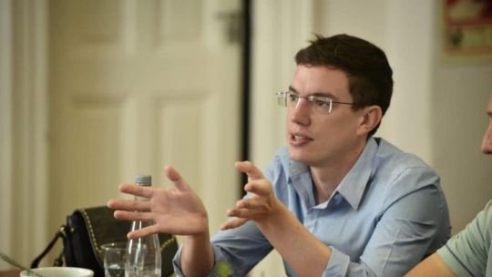 Proyecto del PJ contra naranjitas: apoyo, críticas y presión opositora por la “letra chica” de Llaryora