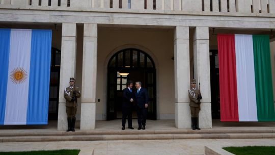 Milei respaldó a Orbán en su postura anti-inmigración: “Cuando no se adaptan culturalmente al lugar se convierte en invasión”