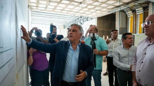 Llaryora pagará un bono de ayuda escolar de 5 mil a los estatales