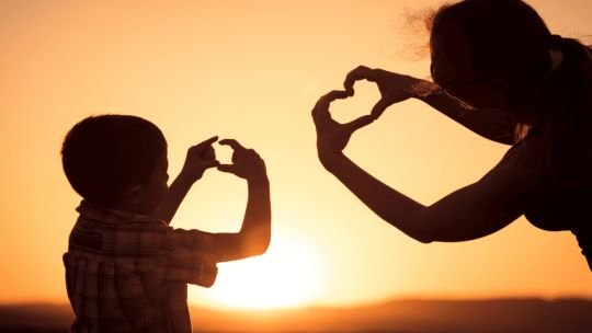 Madres e hijos pueden sincronizar su actividad cerebral incluso fuera de su lengua materna