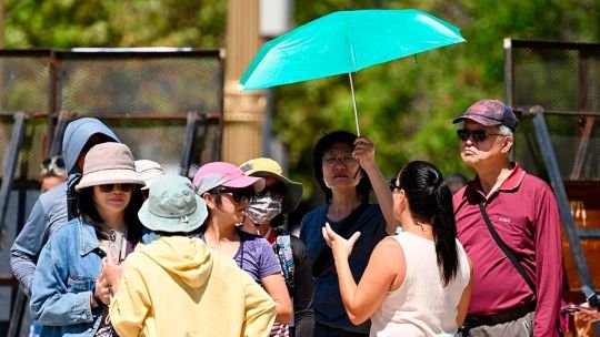 Alerta por radiación UV muy alta en Argentina: el sol representa un riesgo para la salud este lunes