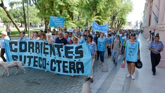 Paro docente: Corrientes aplica la nueva Ley Laboral y exige a los gremios un 75% de prestación mínima