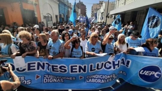 Docentes en Córdoba: 7 de cada 10 dicen que sus ingresos no alcanzan para llegar a fin de mes