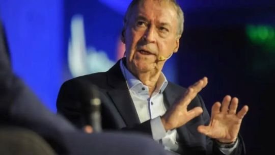 Schiaretti: “La prohibición de ingreso a periodistas acreditados en la Casa Rosada es un hecho grave e inédito en nuestro país”
