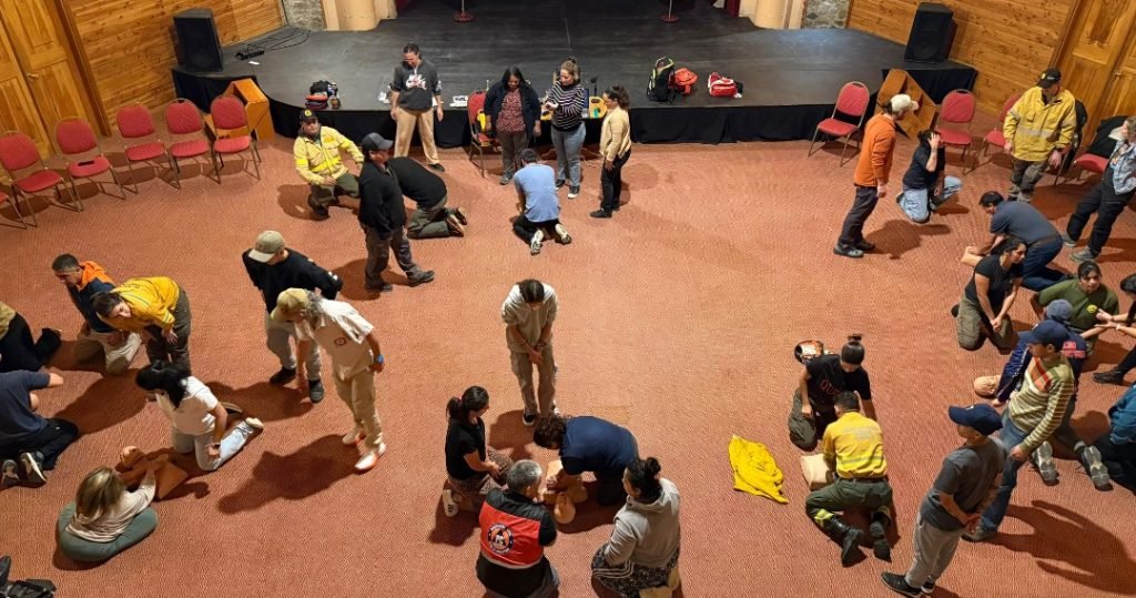 Se realizó un nuevo curso de RCP en Villa La Angostura para vecinos e instituciones