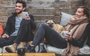 Por qué los perros se sacuden después de mojarse y qué significa