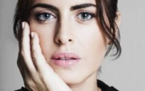 Qué ver en Netflix: la miniserie de 4 episodios que arrasa con la historia del falso profeta