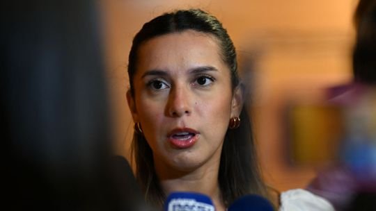 Agostina Páez viaja a Santiago del Estero tras pagar la fianza: “No puedo creer que estoy acá”