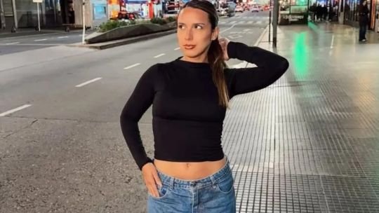 Agostina Páez pagó la caución de 18.500 dólares, le sacaron la tobillera electrónica y ya puede volver a la Argentina