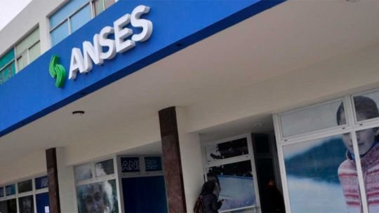 Calendario ANSES: quiénes cobran jubilaciones y asignaciones este lunes 13 de abril